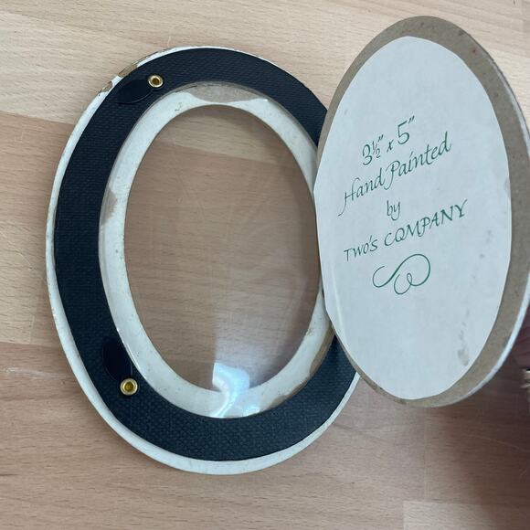 Hand-Painted Oval Floral Picture Frame by Two’s Company – 3.5 x 5 - Picture 3 of 8